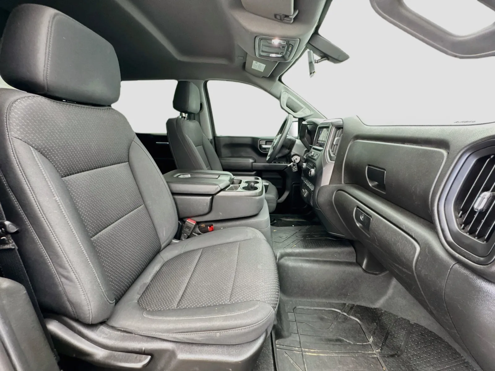 Chevrolet Silverado photo 19