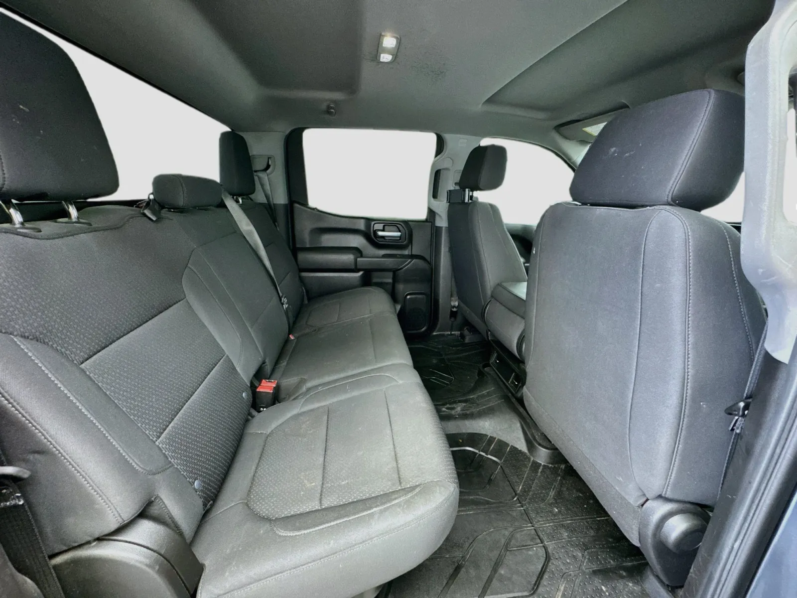 Chevrolet Silverado photo 18