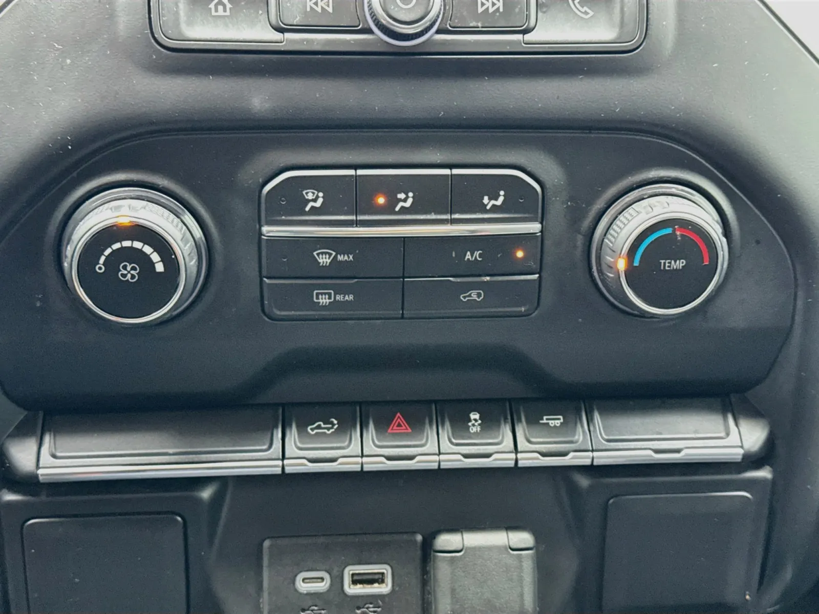 Chevrolet Silverado photo 12