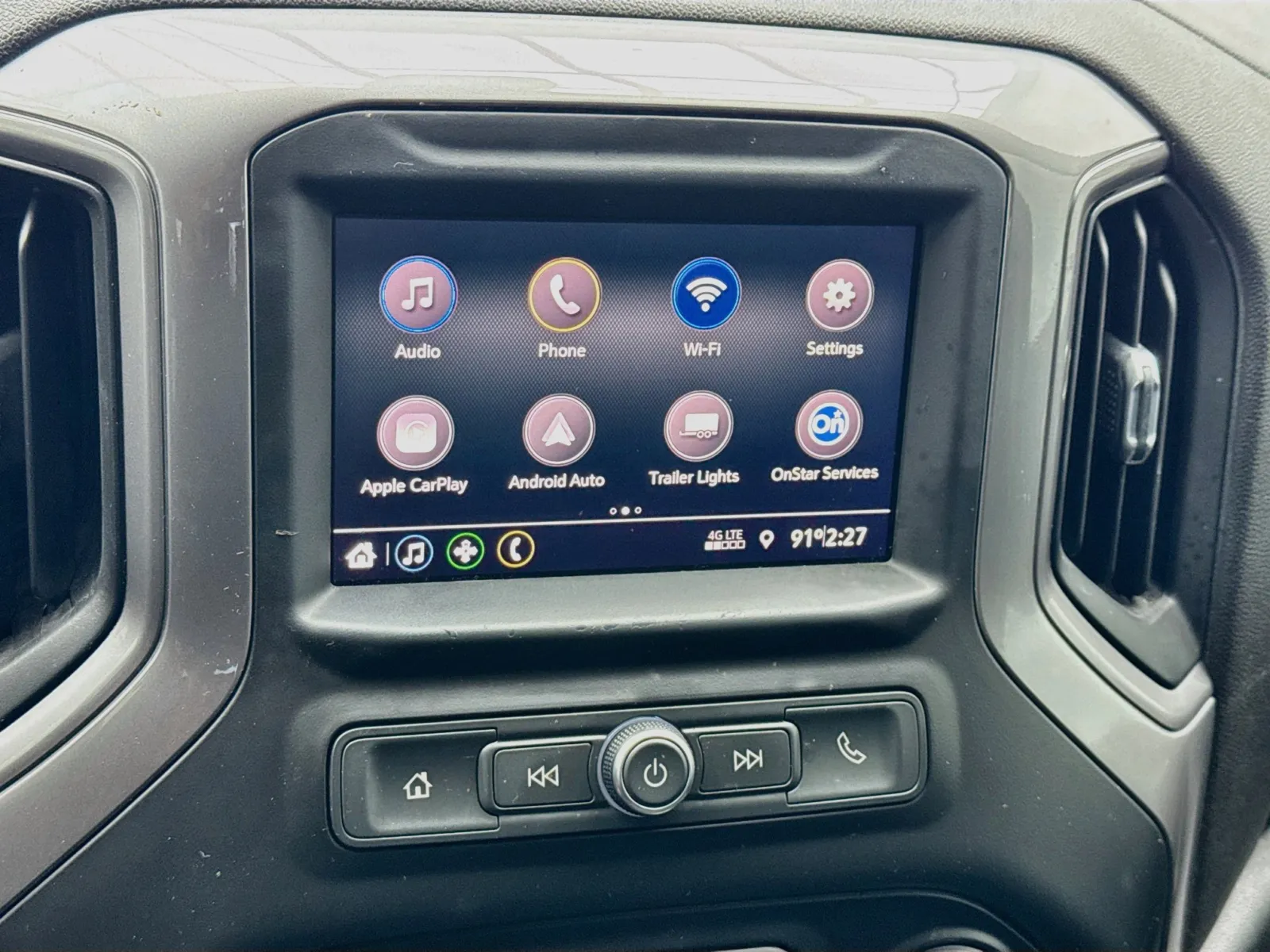 Chevrolet Silverado photo 9