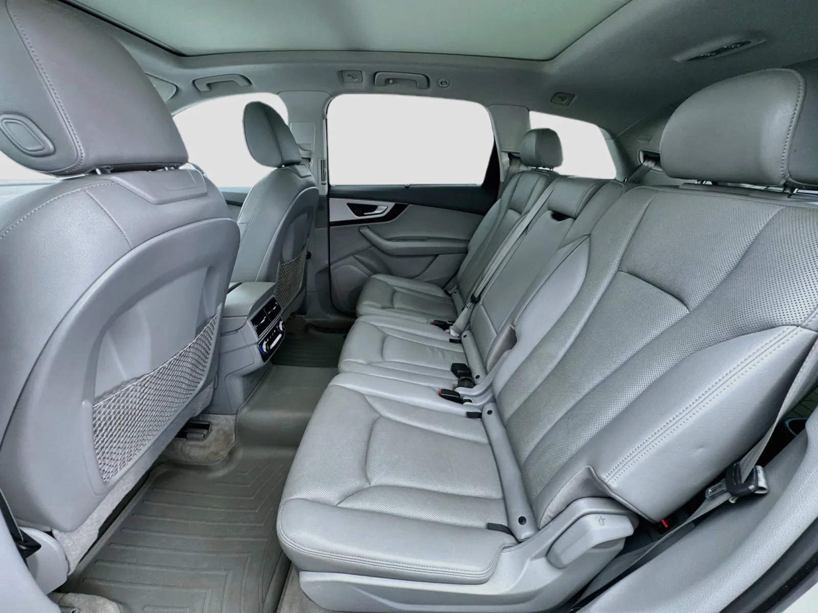 Audi Q7 photo 16