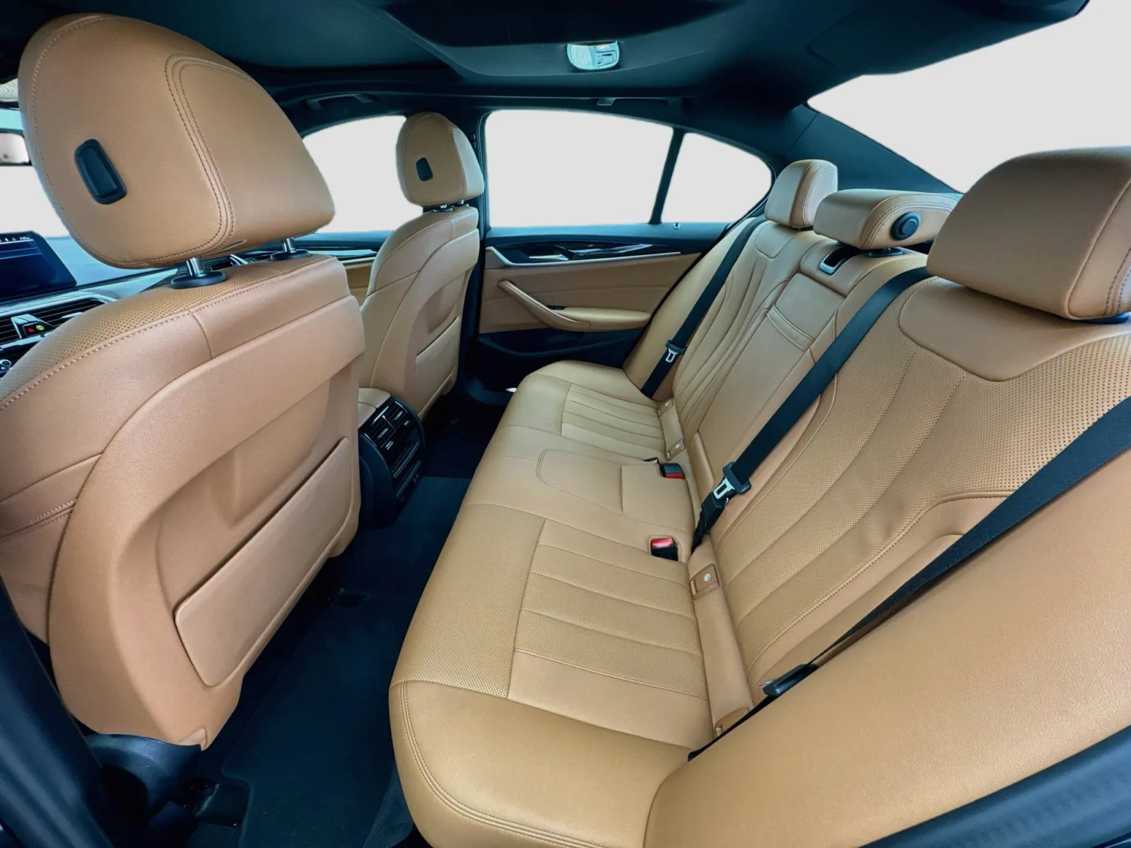 BMW 5 Series photo 16
