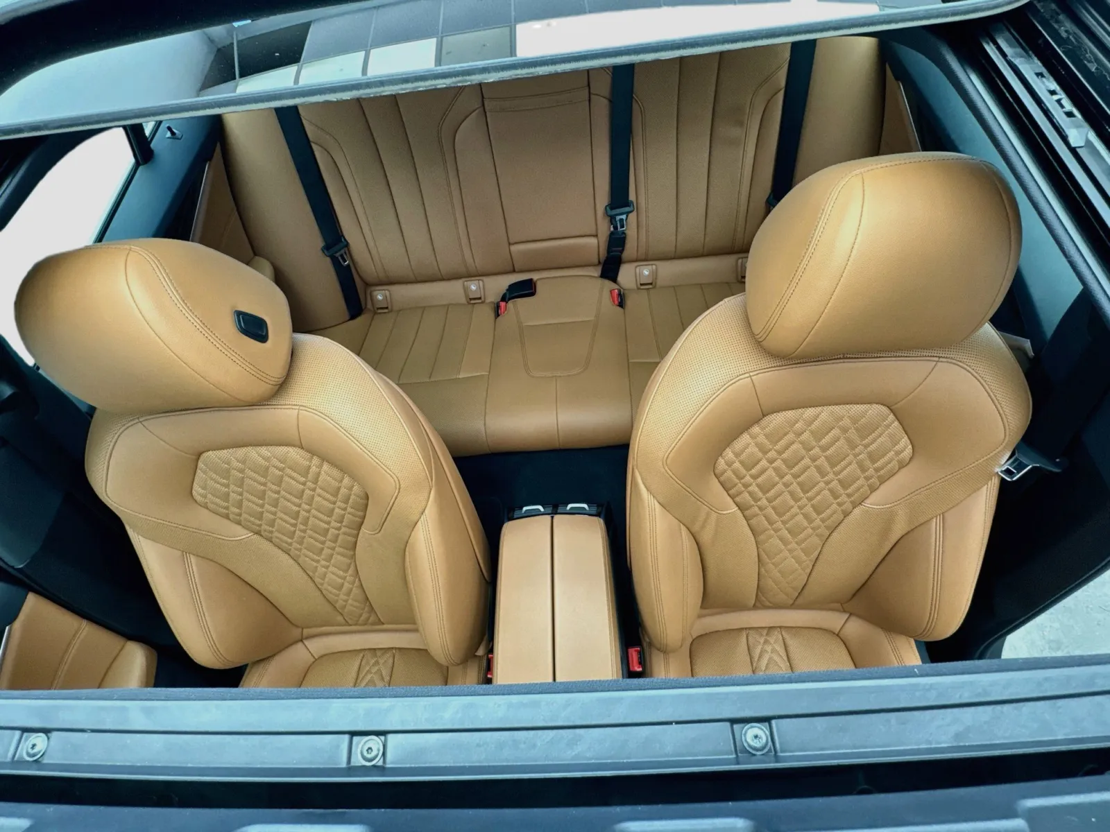 BMW 5 Series photo 14