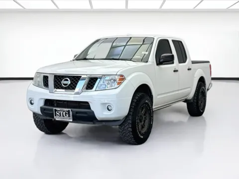 White 2017 Nissan Frontier SV for sale in Bellflower, CA