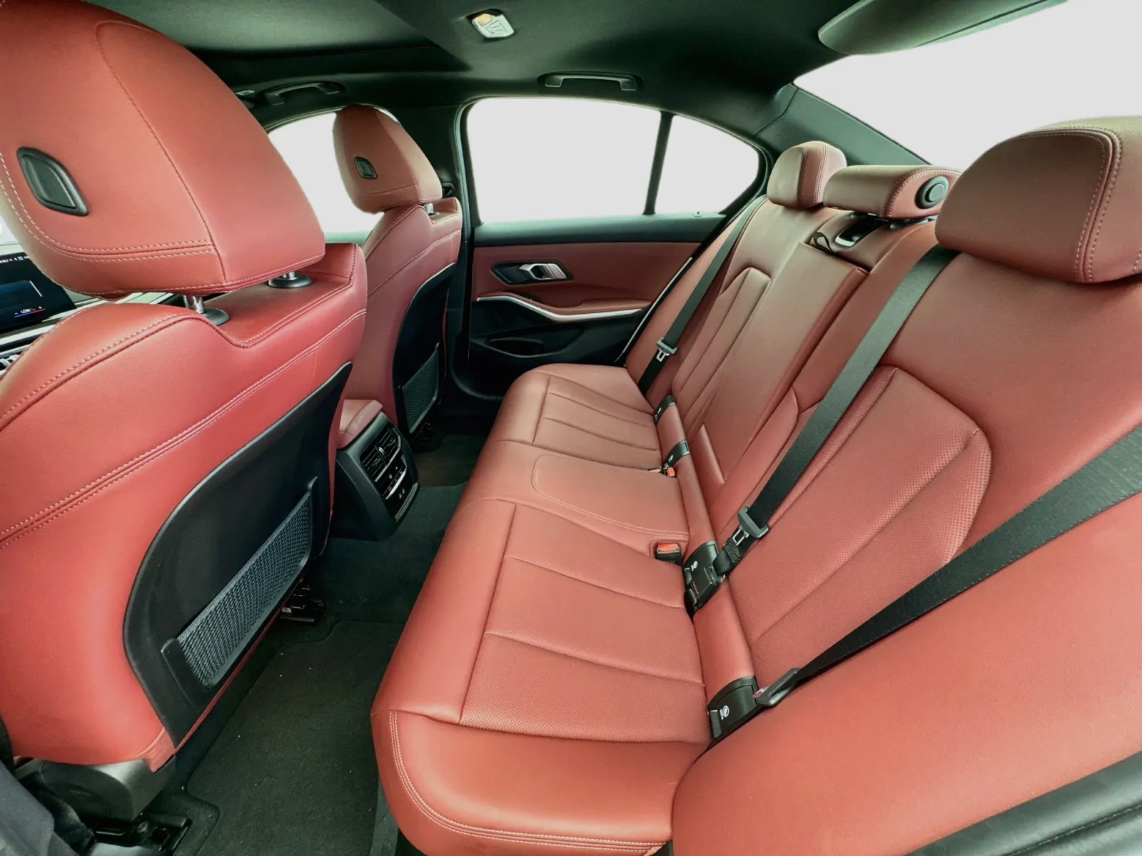 BMW 3 Series photo 16