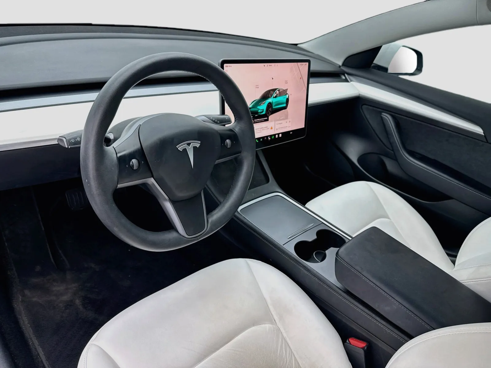Tesla Model 3 photo 7