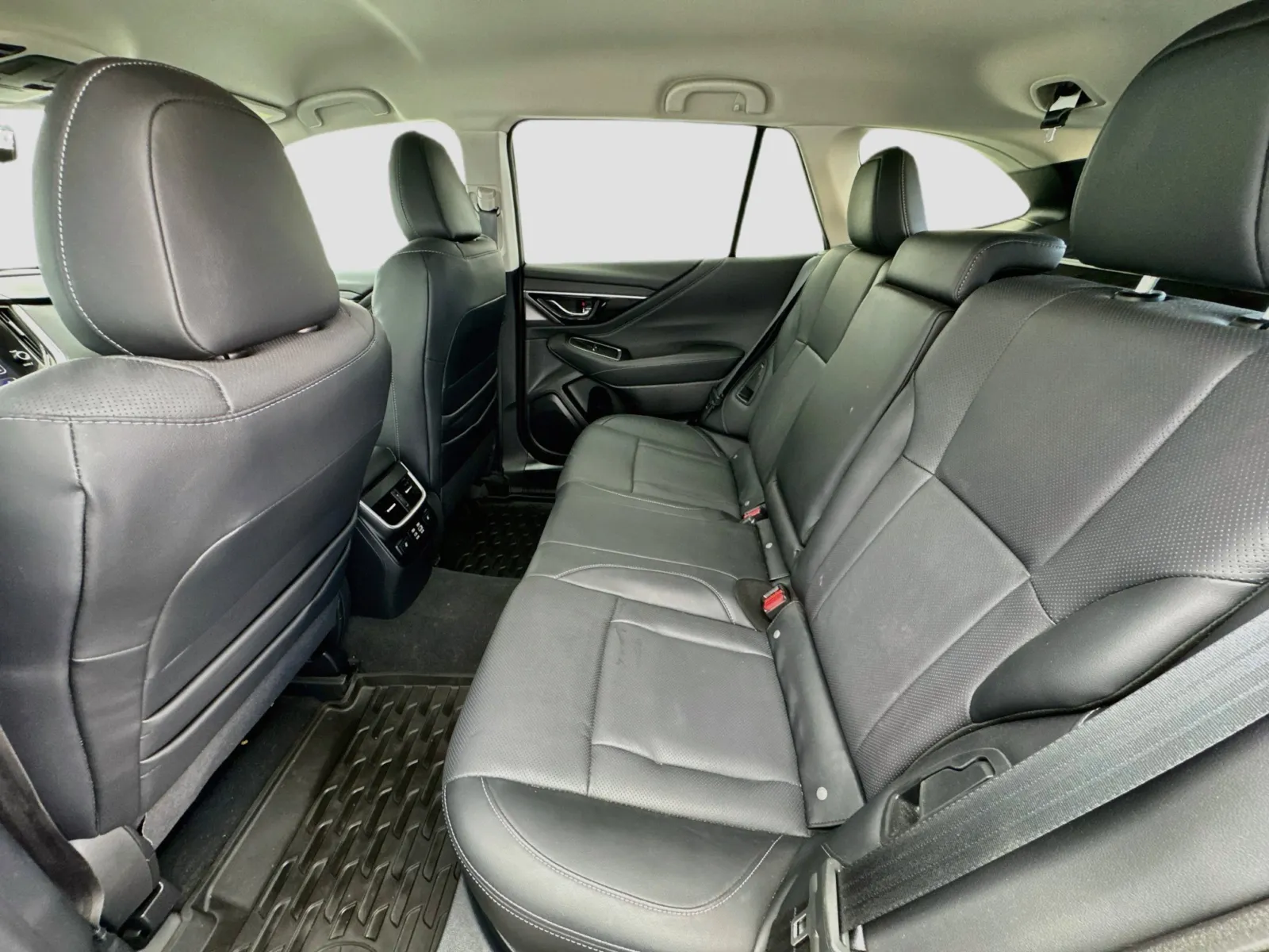 Subaru Outback photo 15