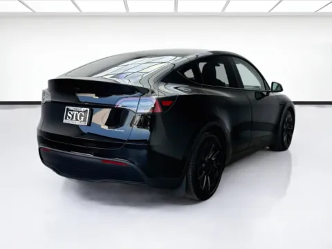 More photos of 2022 Tesla Model Y Long Range at STG Bellflower, CA