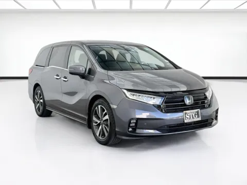 Another view of 2022 Honda Odyssey Touring for sale in Bellflower, CA at STG Bellflower