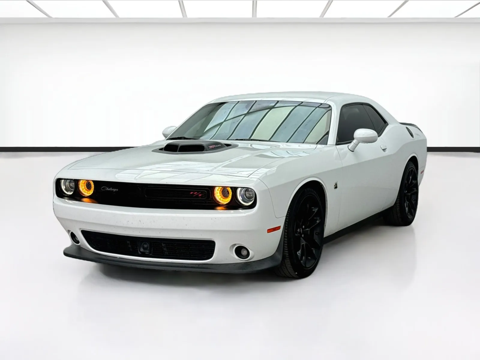 White 2021 Dodge Challenger R/T Scat Pack SHAKER TECHNOLOGY & PLUS PACKAGES for sale in Bellflower, CA