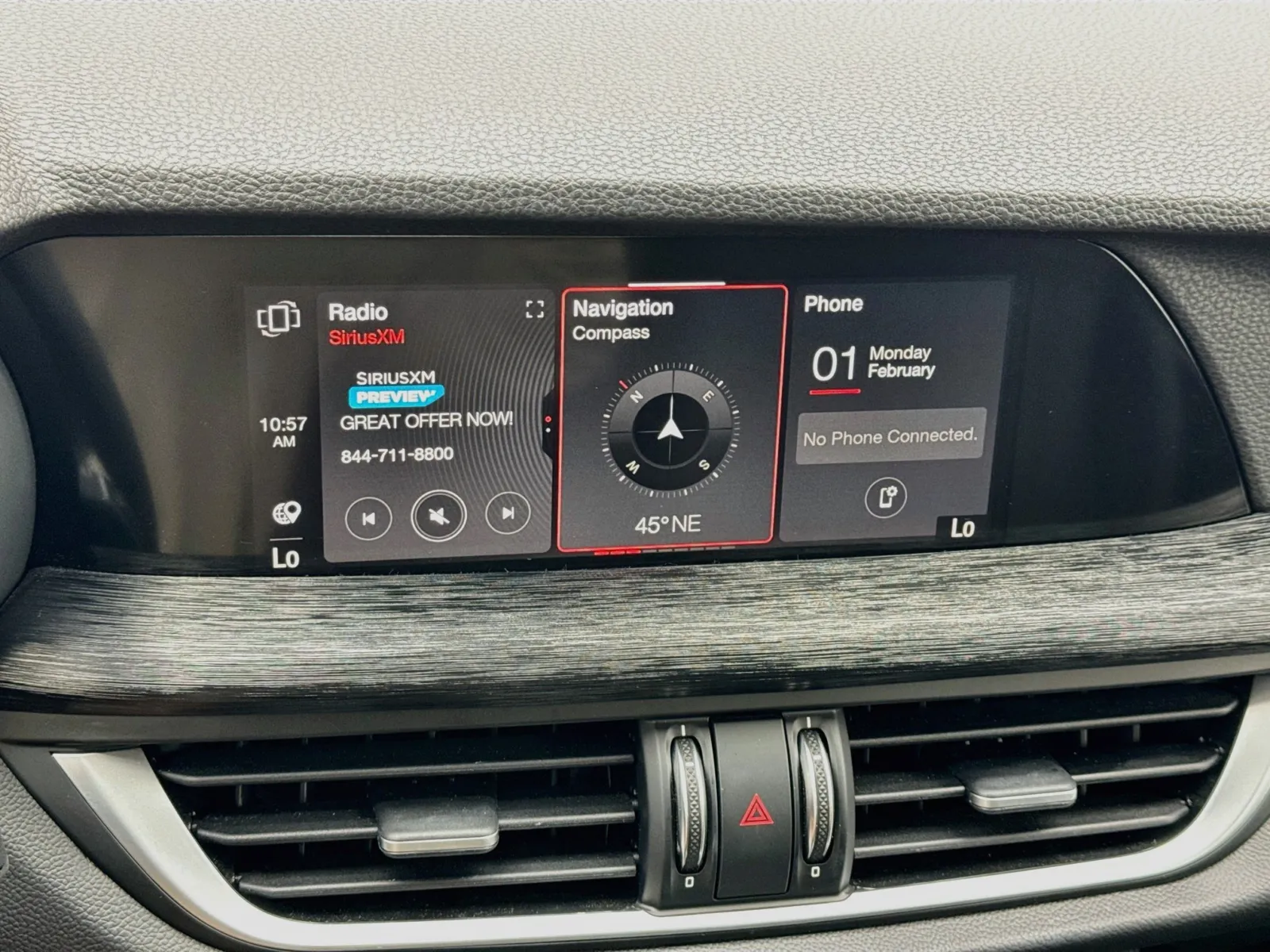 Alfa Romeo Stelvio photo 9