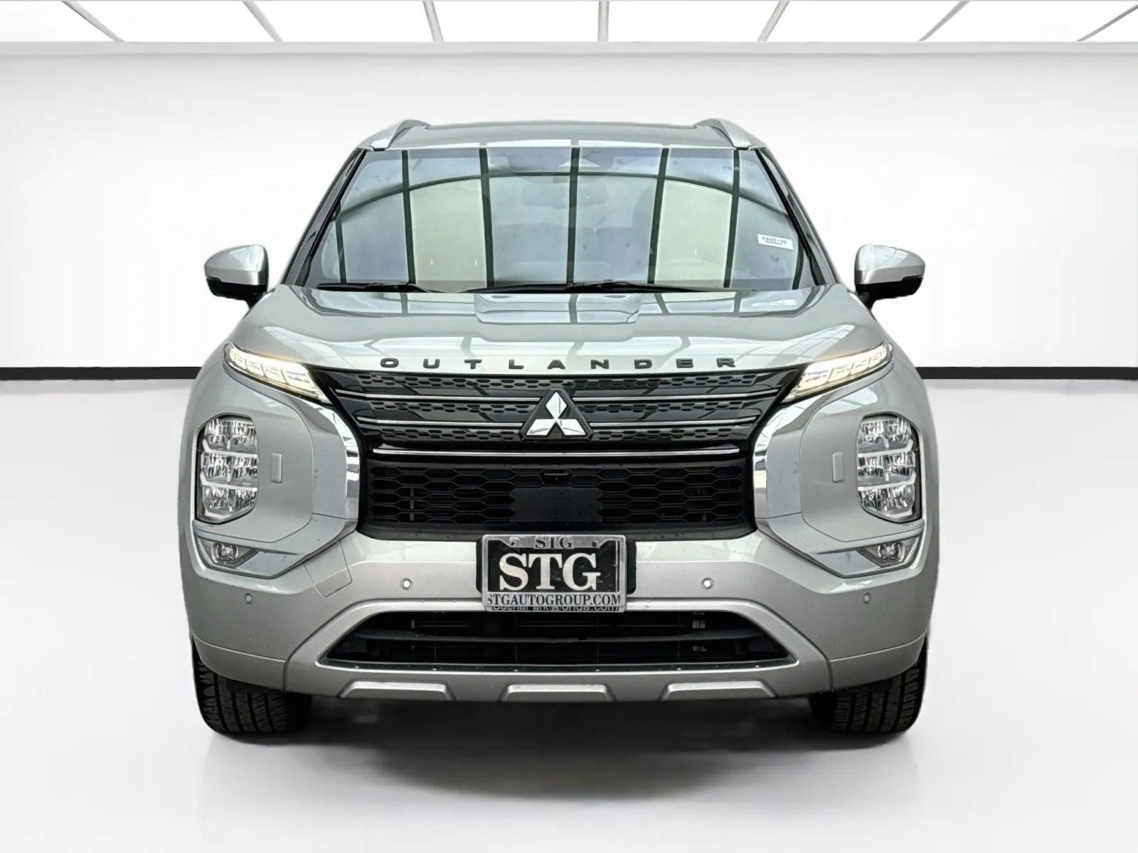 Mitsubishi Outlander photo 2