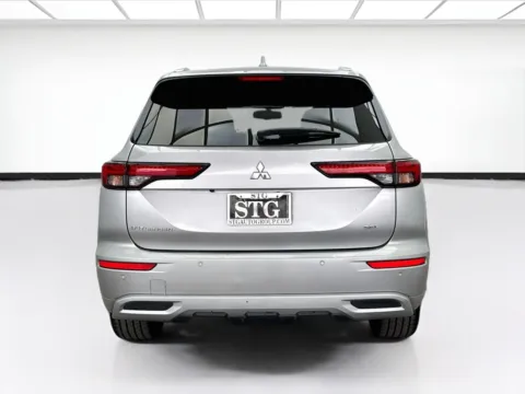 More photos of 2022 Mitsubishi Outlander SEL at STG Bellflower, CA