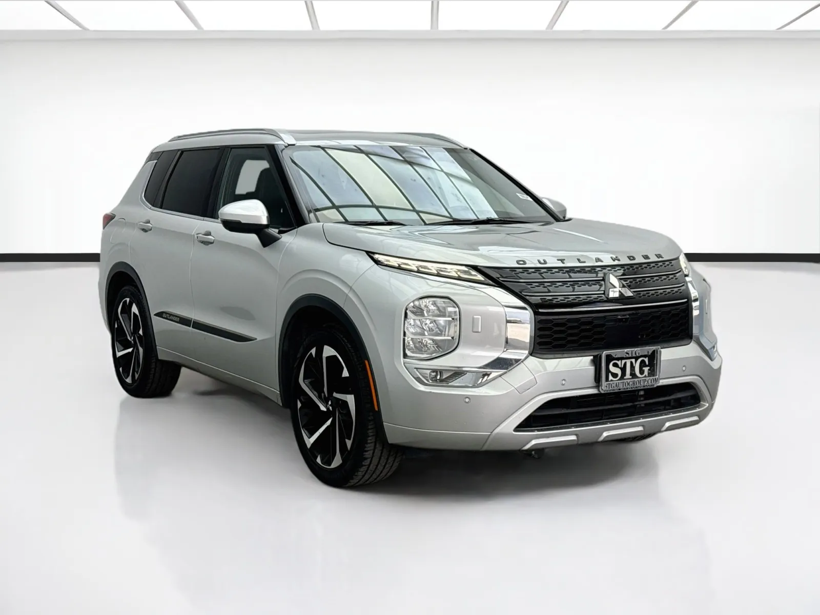 Mitsubishi Outlander photo 3
