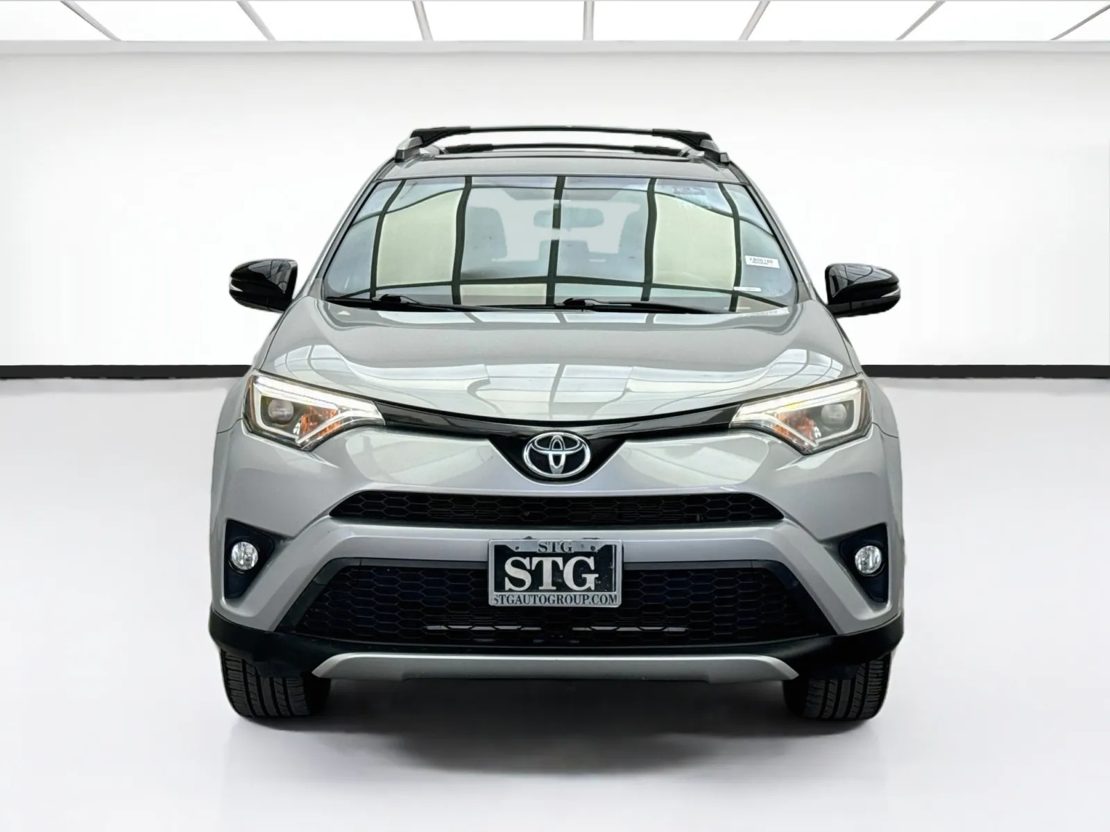 Toyota RAV4 photo 2
