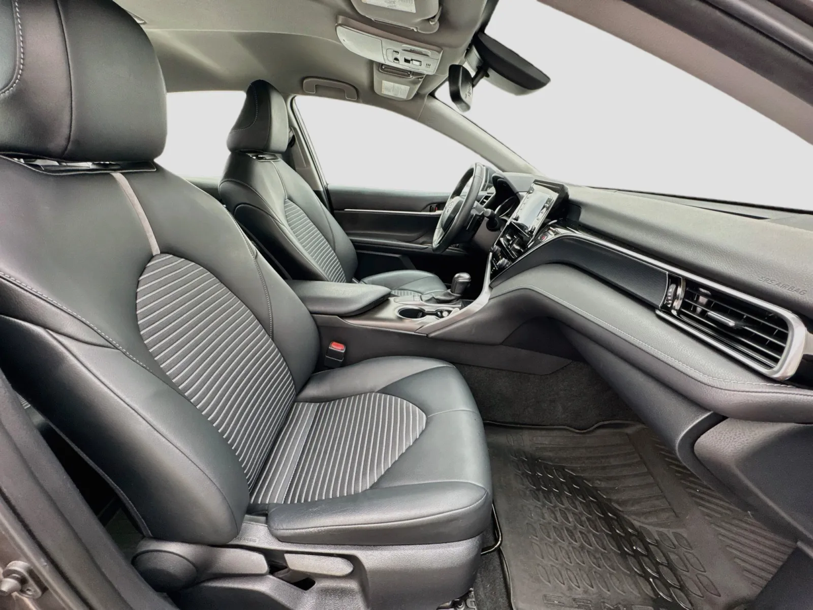 Toyota Camry photo 18