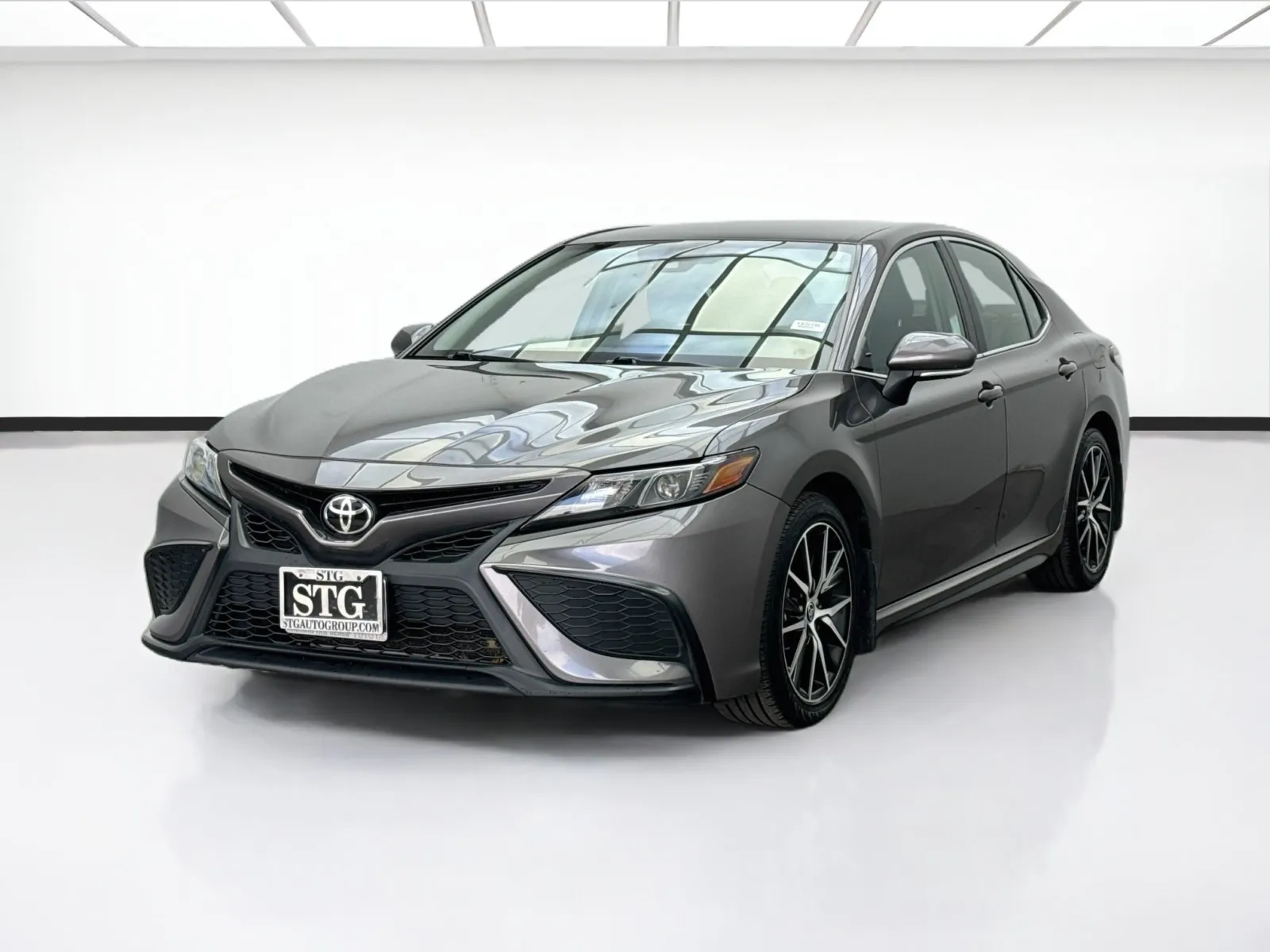 Gray 2023 Toyota Camry SE for sale in Bellflower, CA
