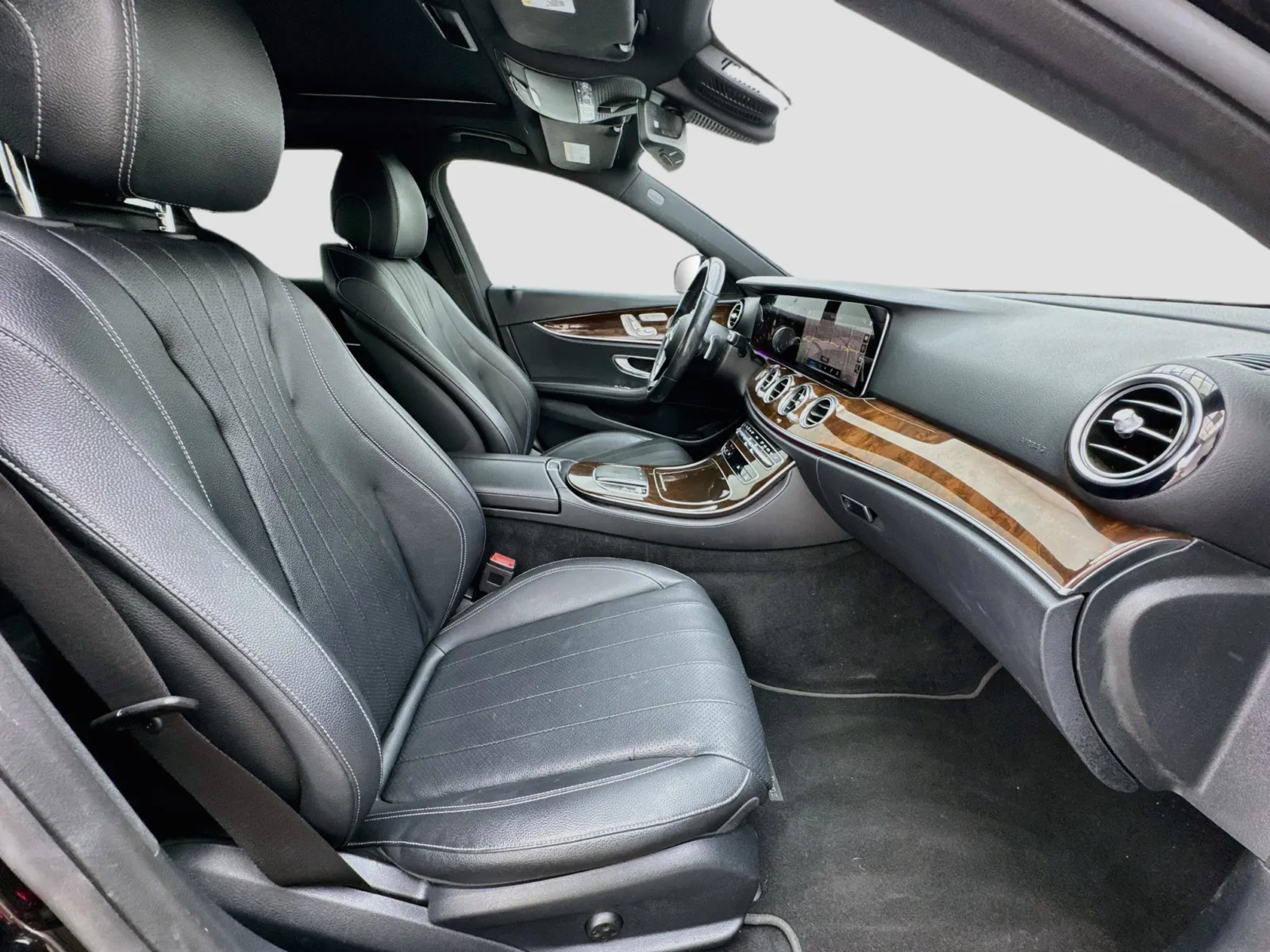 Mercedes-Benz E-Class photo 20