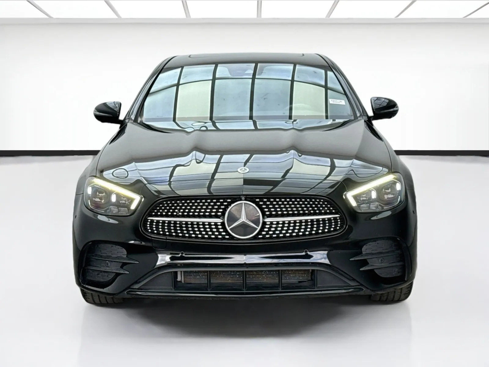 Mercedes-Benz E-Class photo 2