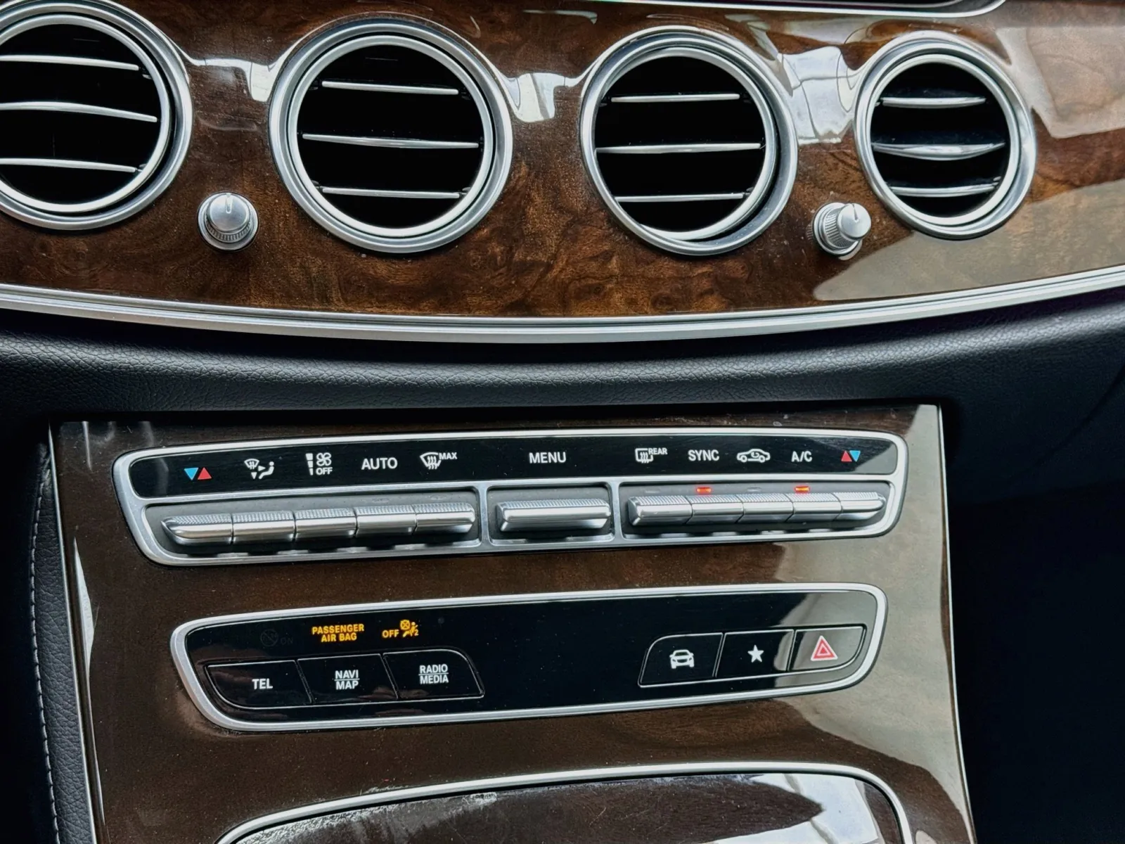 Mercedes-Benz E-Class photo 12