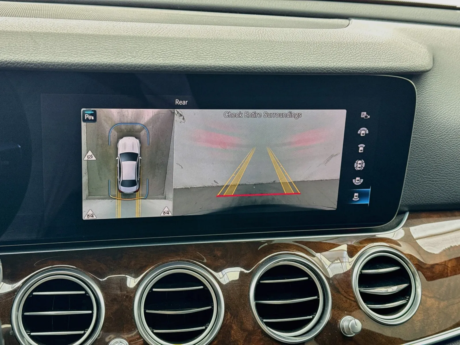 Mercedes-Benz E-Class photo 10