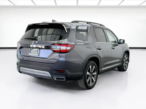 More photos of 2023 Honda Pilot Touring at STG Bellflower, CA