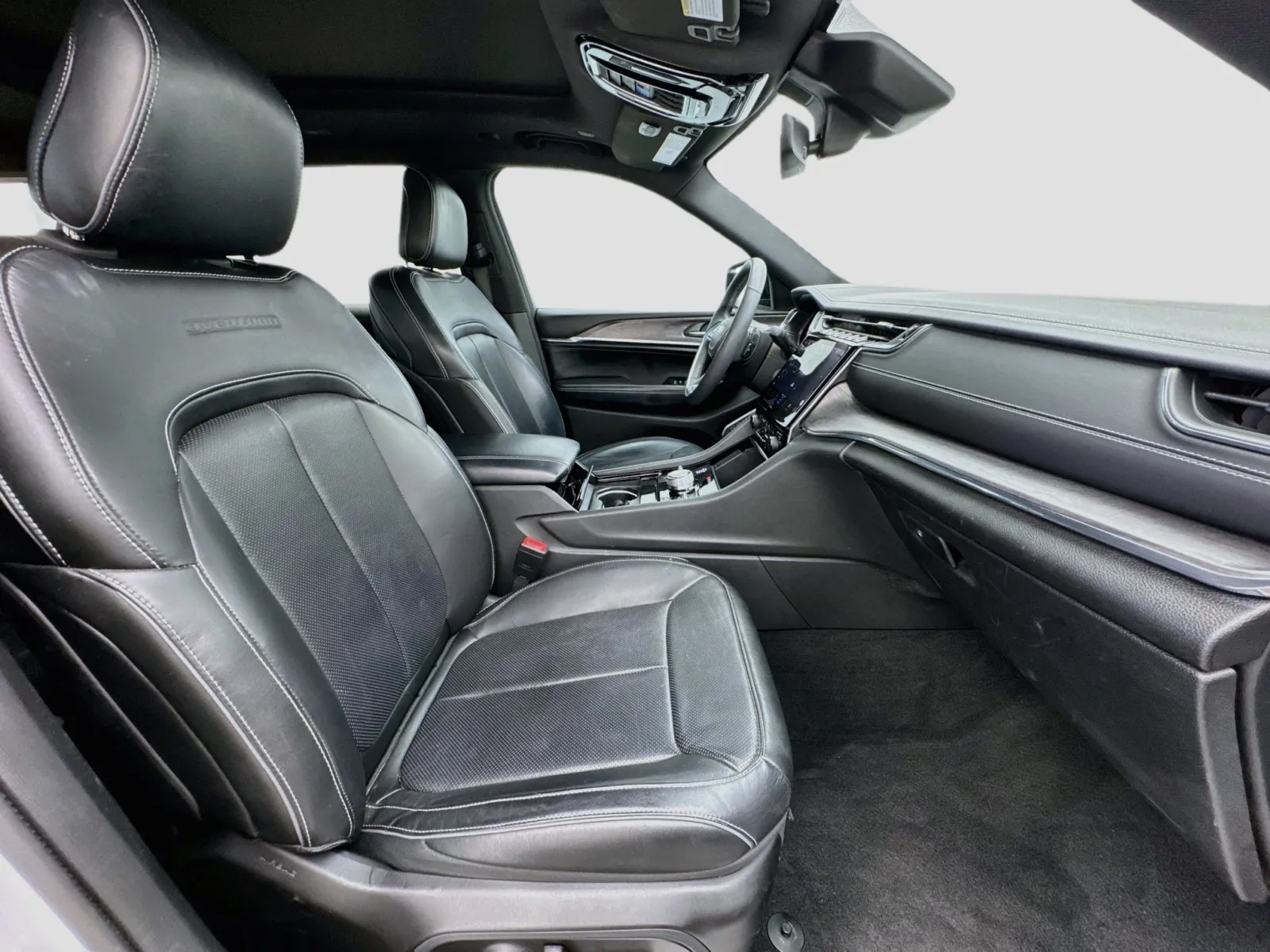 Jeep Grand Cherokee L photo 22