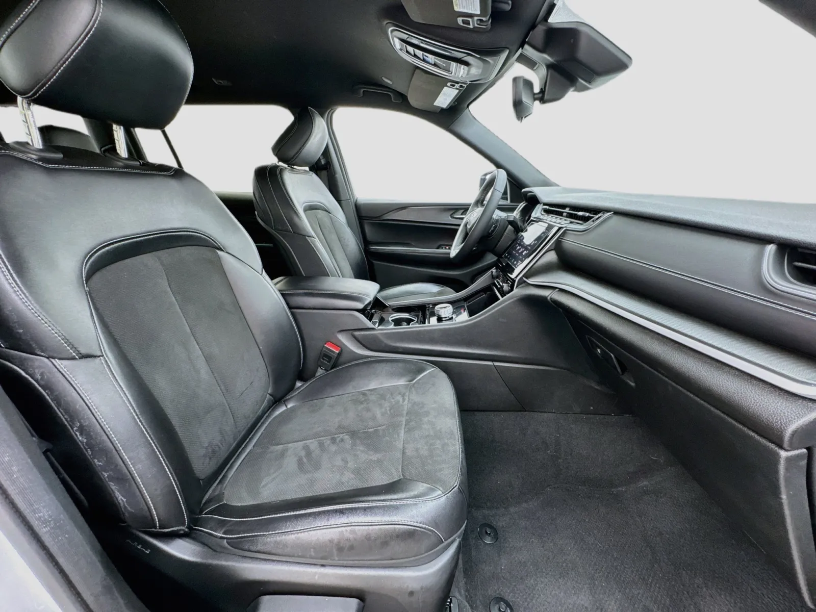 Jeep Grand Cherokee L photo 21
