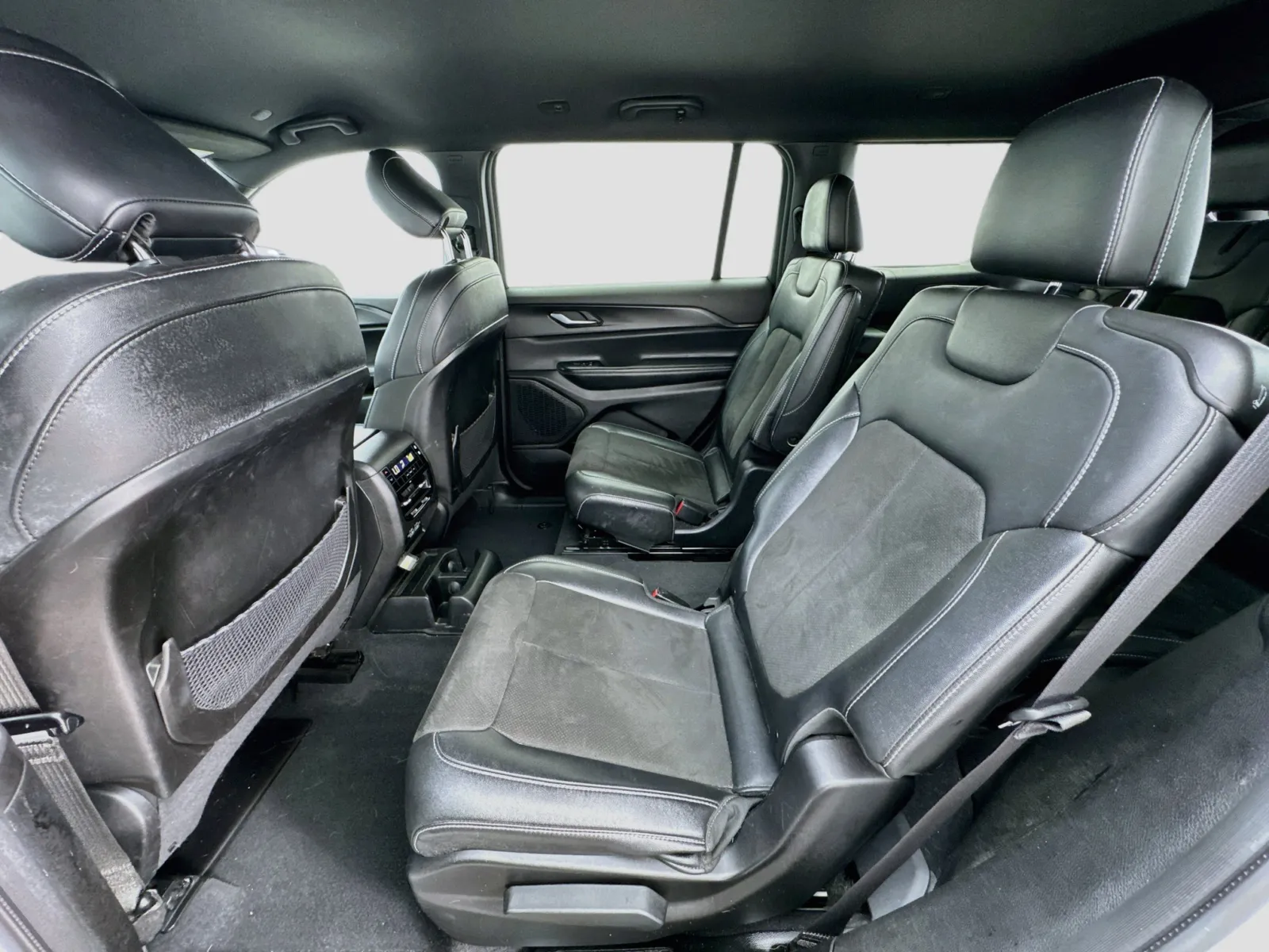 Jeep Grand Cherokee L photo 15