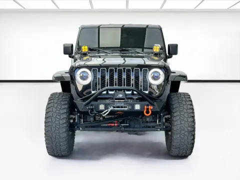 Photos of 2020 Jeep Gladiator Overland for sale in Bellflower, CA at STG Bellflower