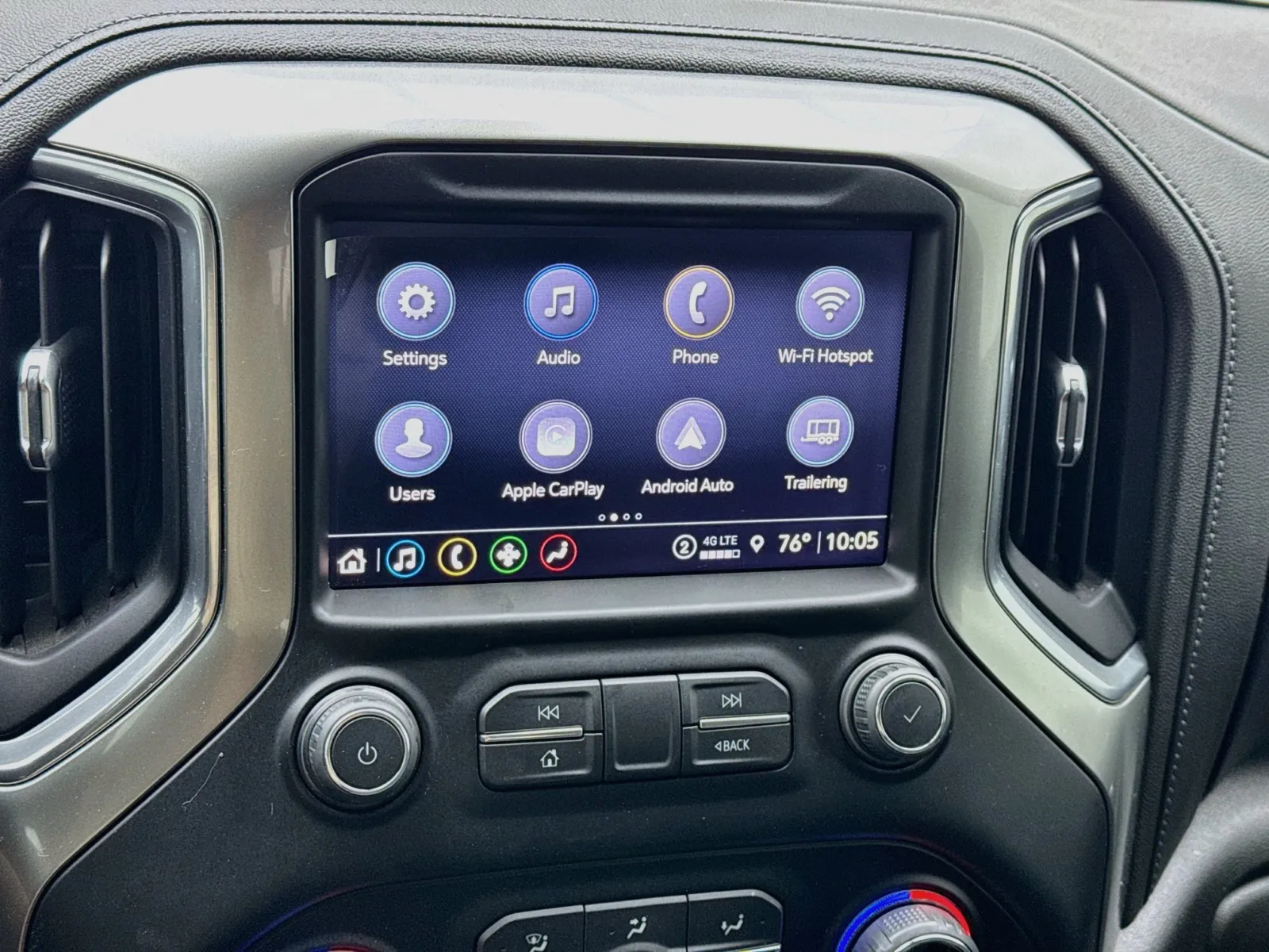 Chevrolet Silverado photo 9