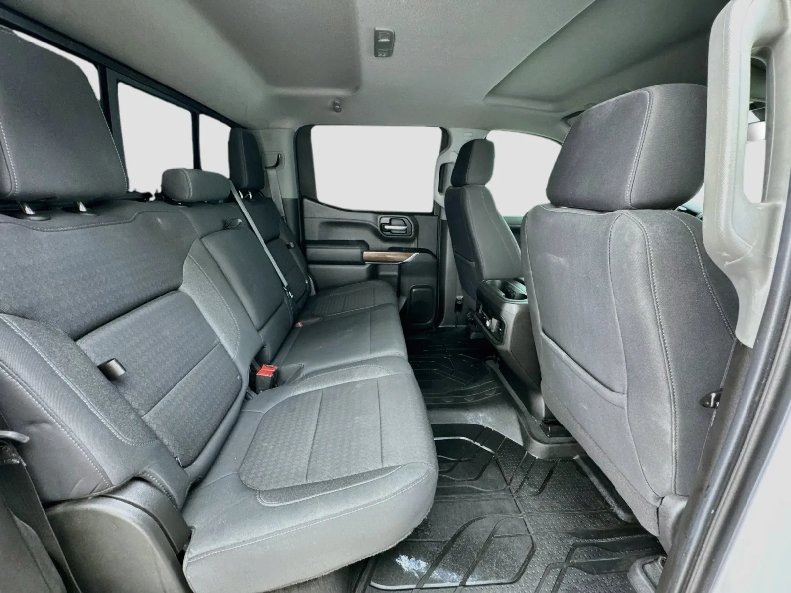 Chevrolet Silverado photo 17