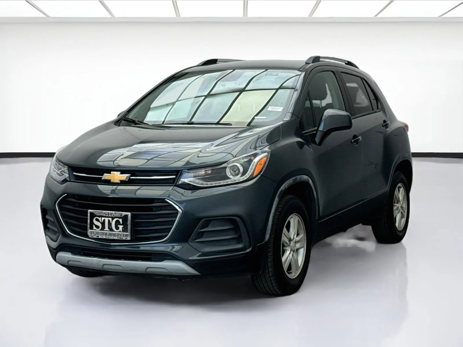 Gray 2021 Chevrolet Trax LT for sale in Bellflower, CA