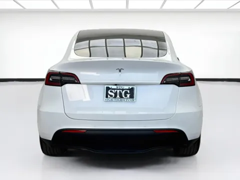 More photos of 2022 Tesla Model Y Long Range at STG Bellflower, CA