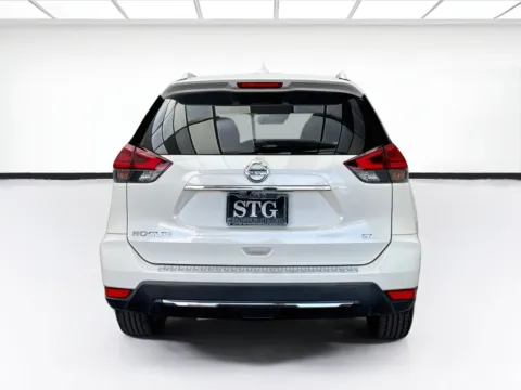 More photos of 2017 Nissan Rogue SL at STG Bellflower, CA