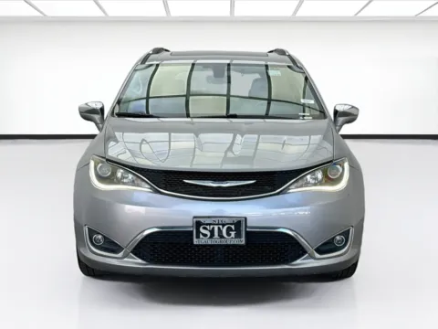 Photos of 2020 Chrysler Pacifica Limited for sale in Bellflower, CA at STG Bellflower