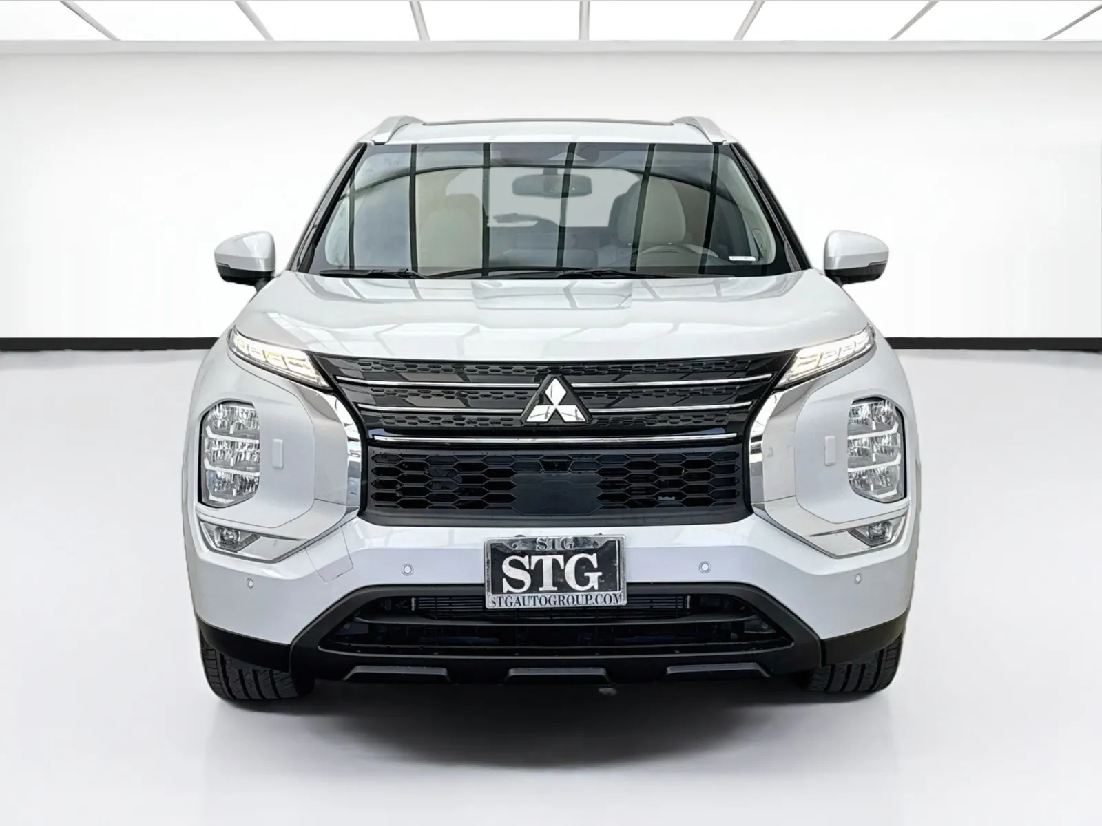 Mitsubishi Outlander photo 2