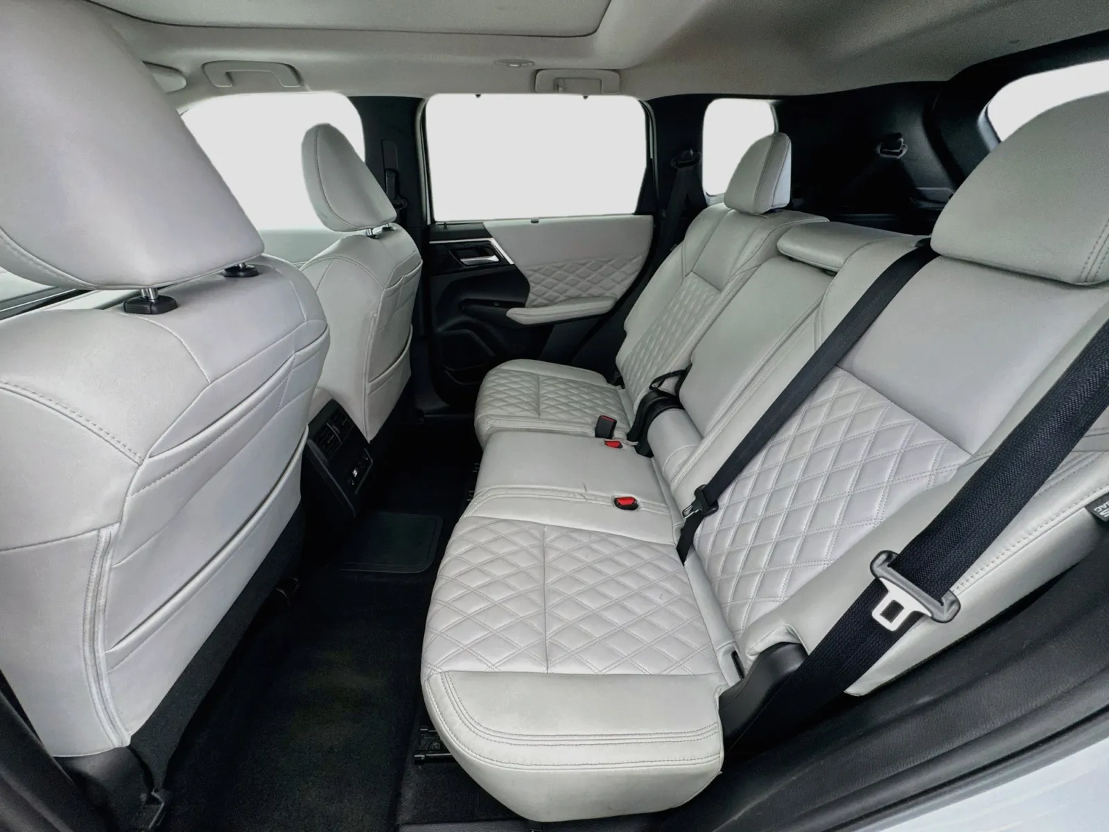 Mitsubishi Outlander photo 16