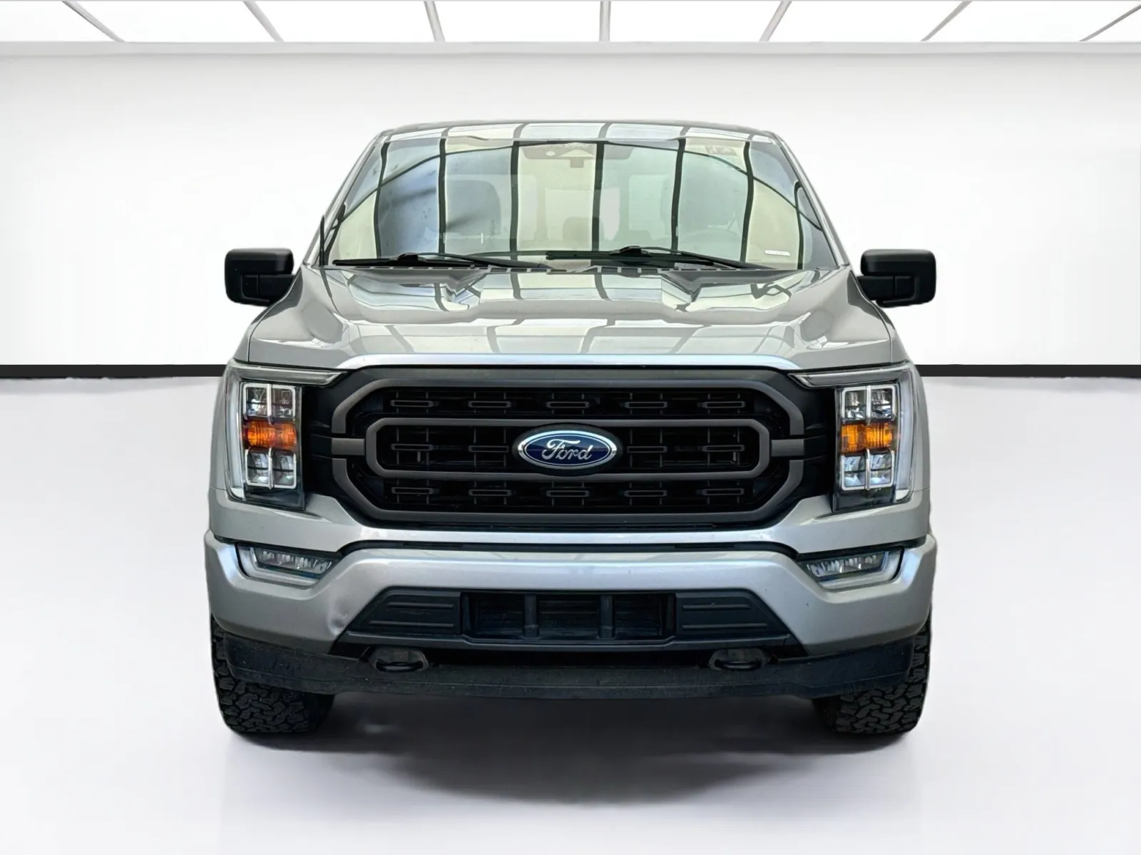 Ford F-150 photo 2