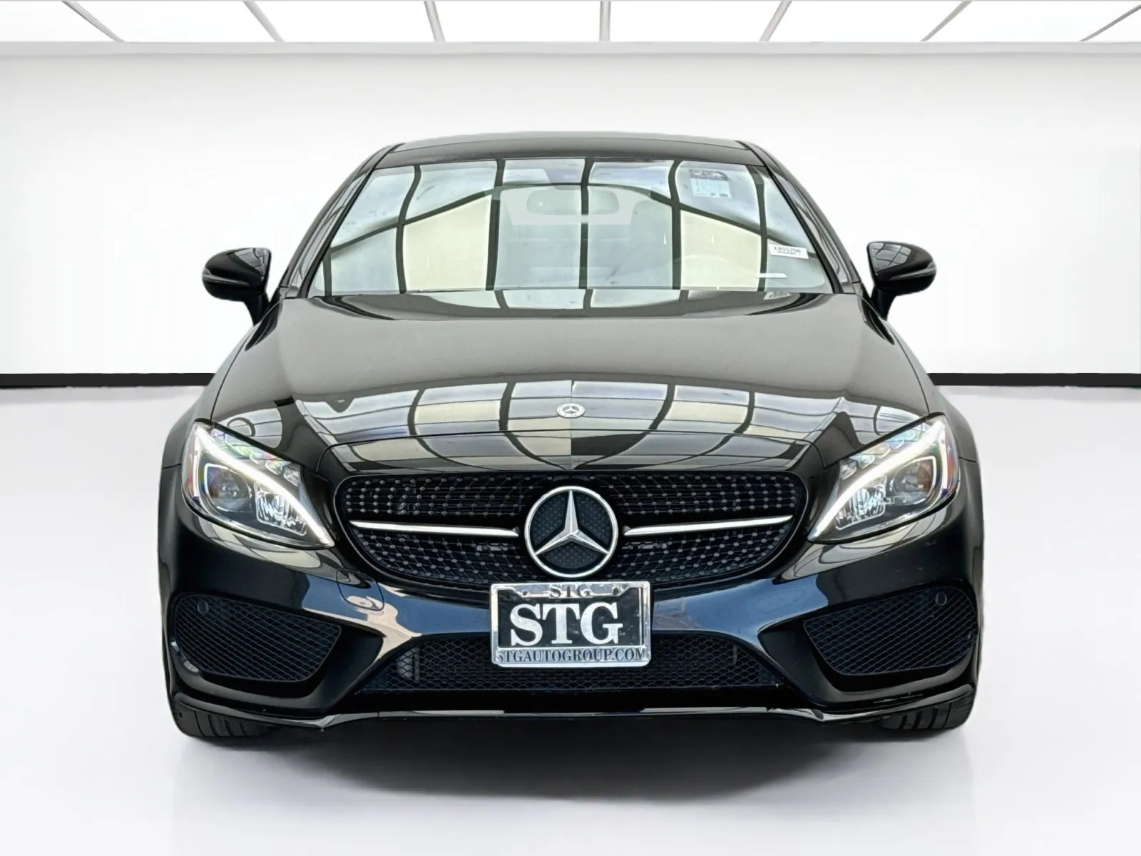 Mercedes-Benz C-Class photo 2