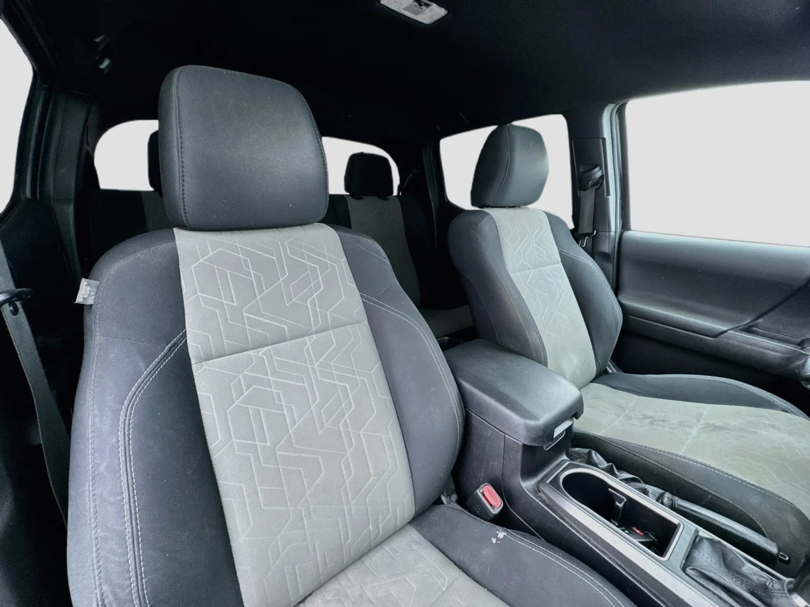 Toyota Tacoma photo 18
