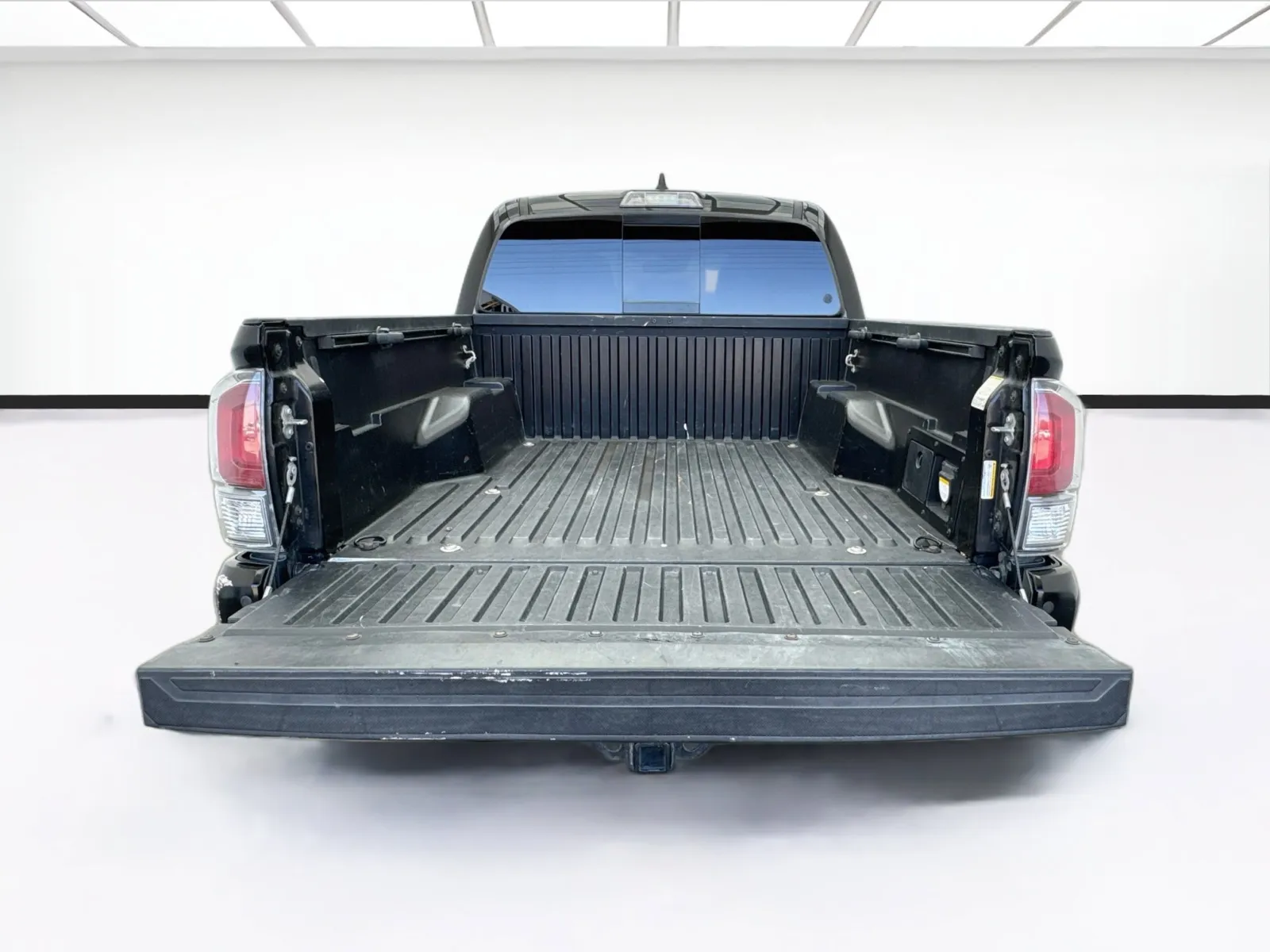 Toyota Tacoma photo 16