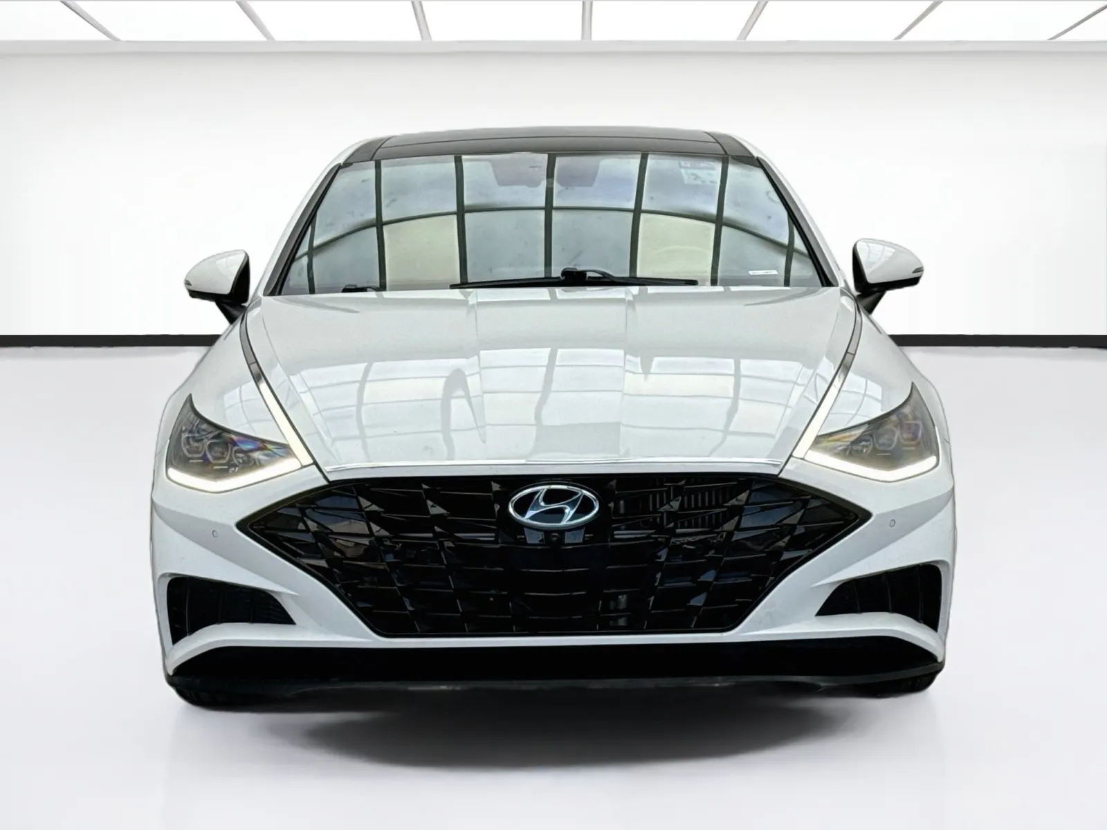 Hyundai Sonata photo 2
