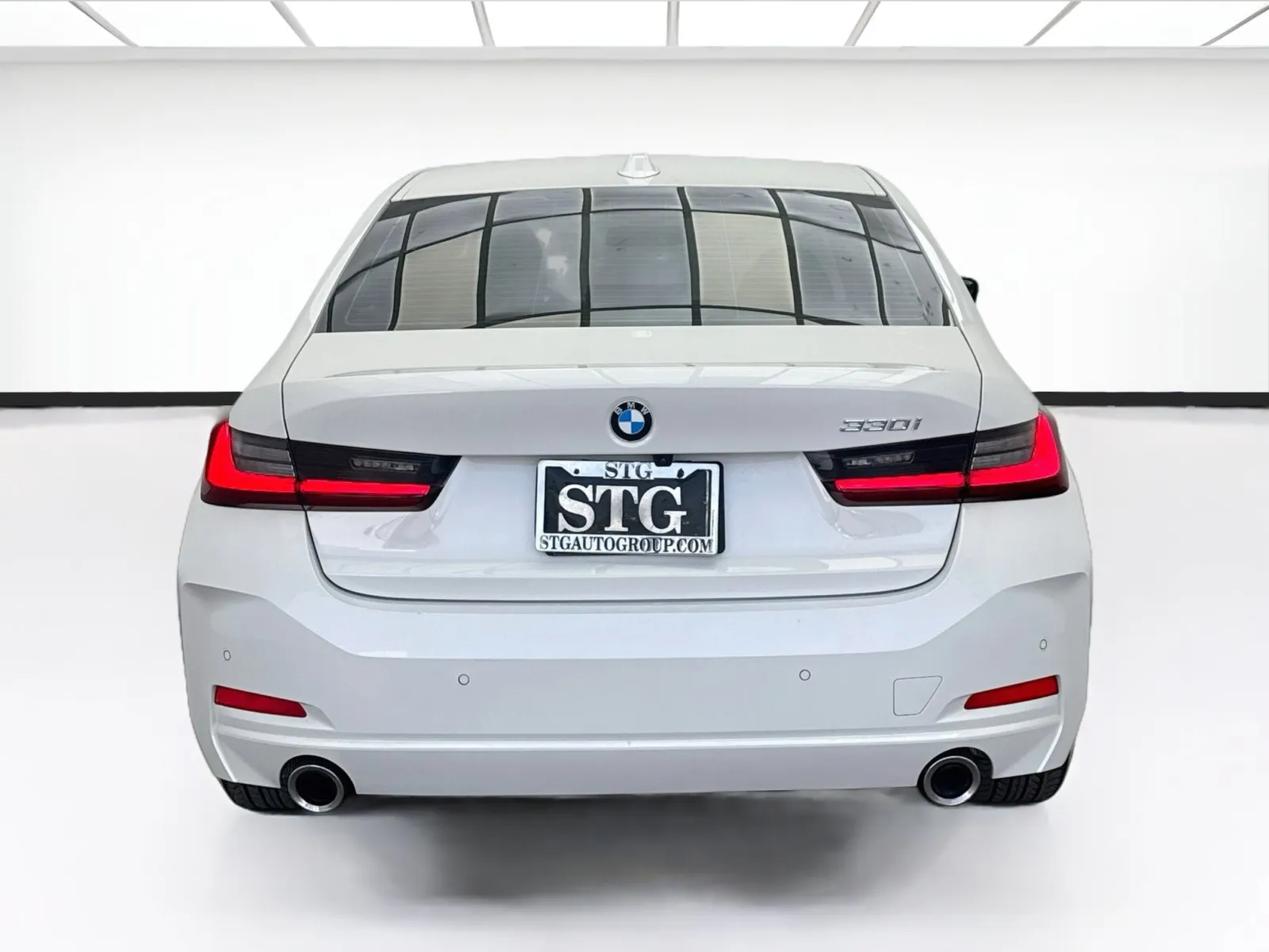 BMW 3 Series photo 5