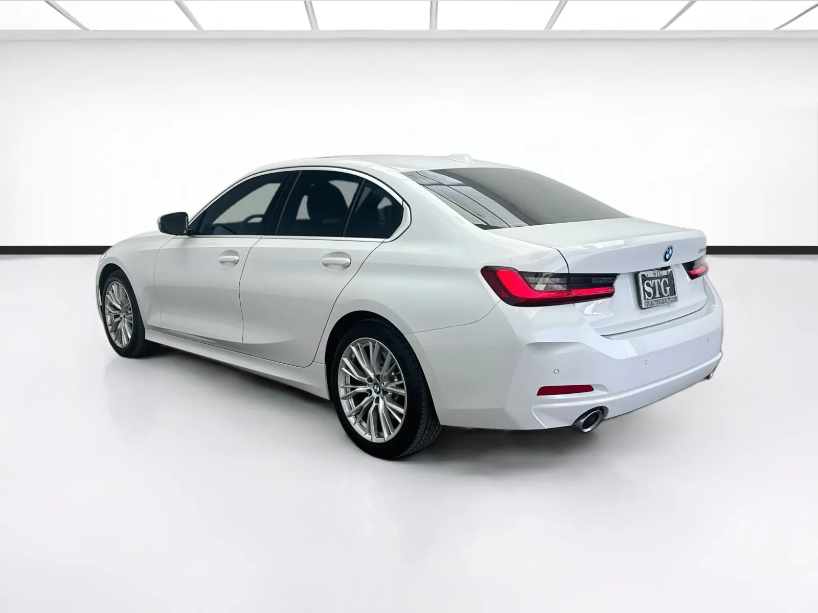 BMW 3 Series photo 6