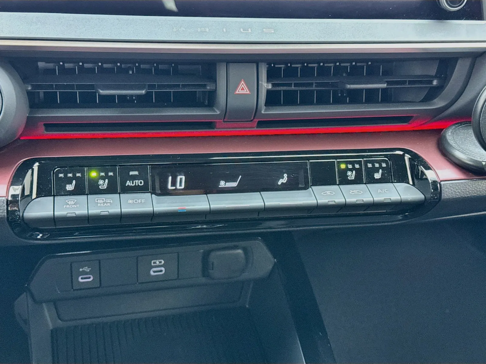 Toyota Prius photo 12