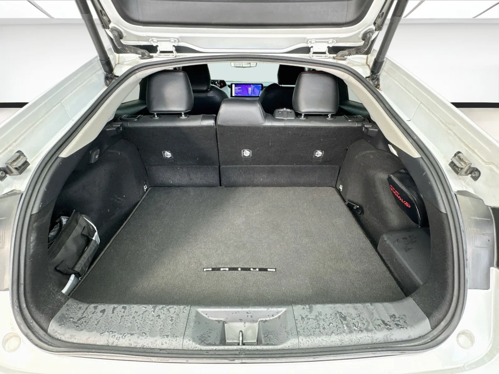 Toyota Prius photo 17