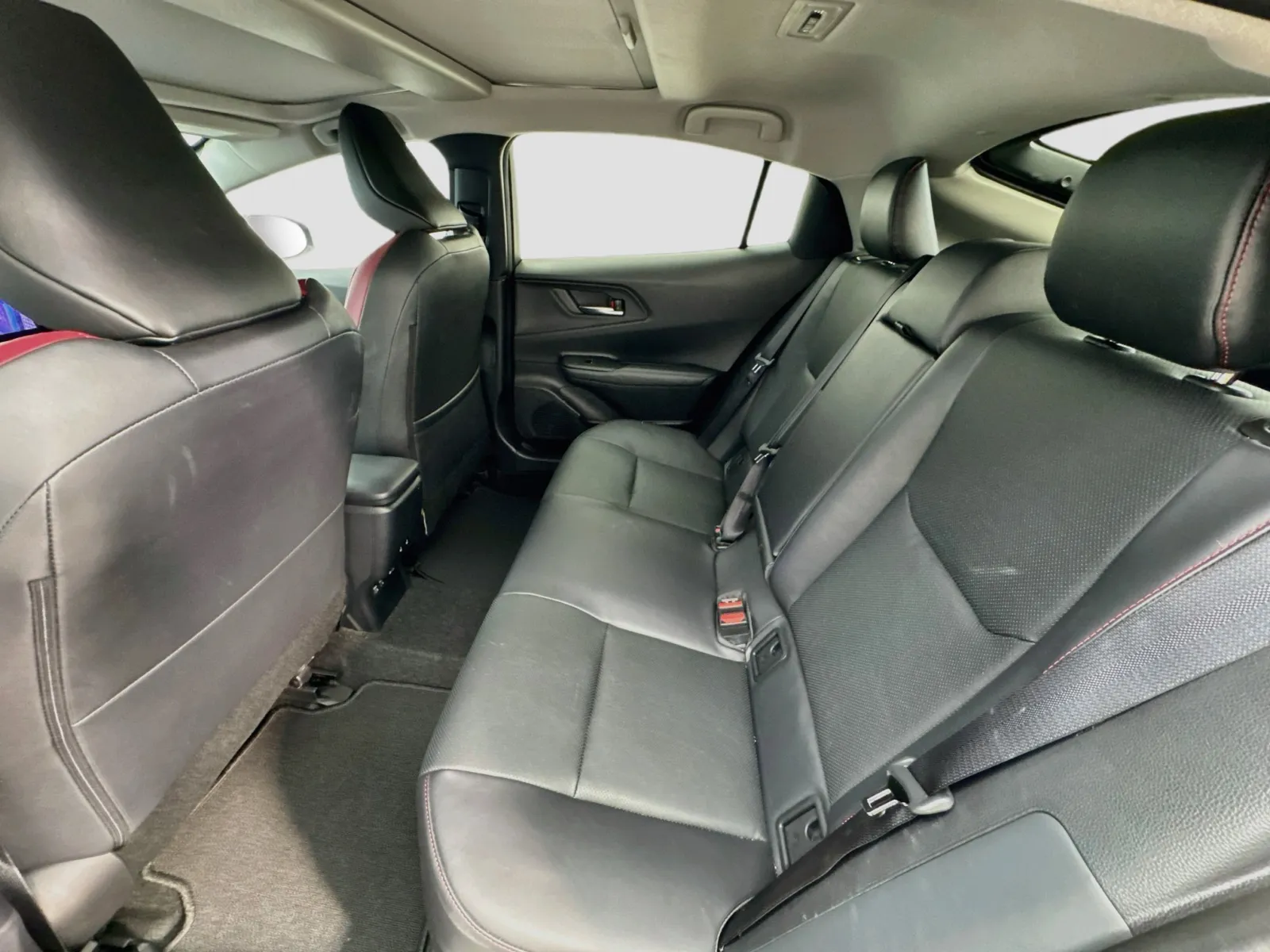 Toyota Prius photo 16