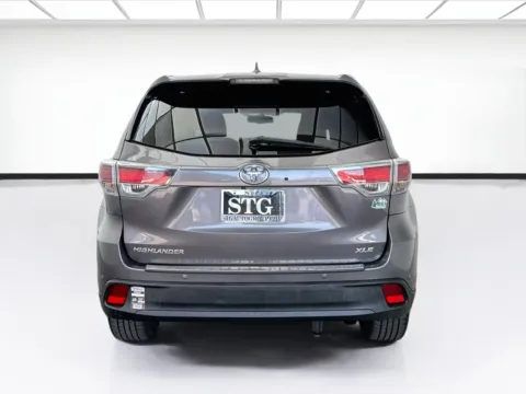 More photos of 2015 Toyota Highlander XLE V6 at STG Bellflower, CA