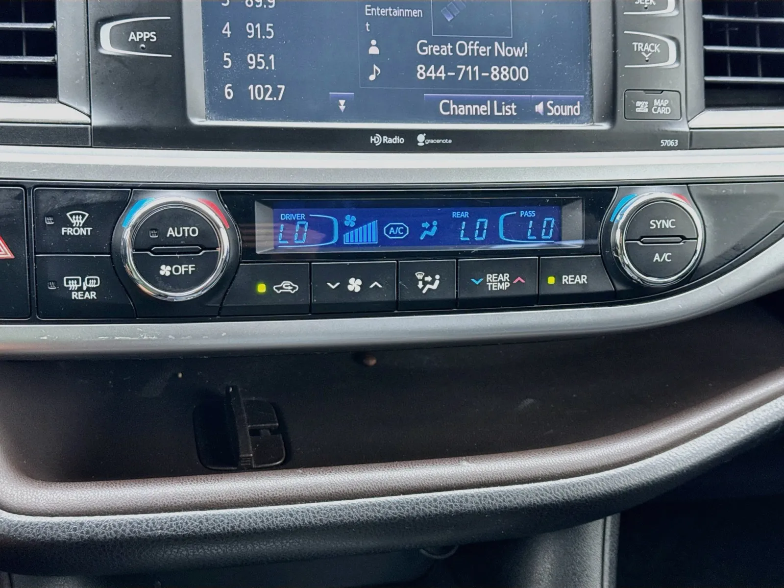 Toyota Highlander photo 12